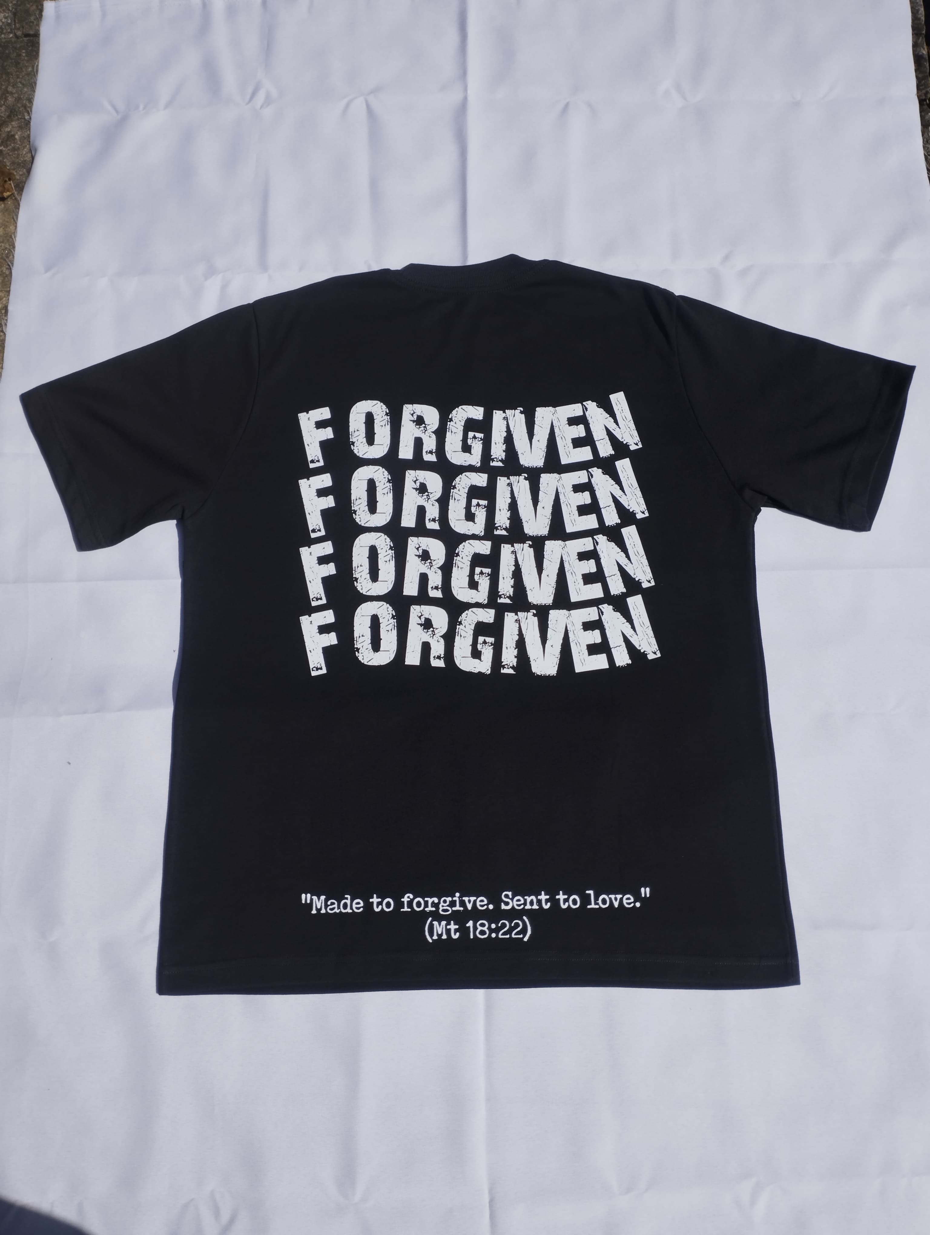 CAMISETA FORGIVEN PRETA